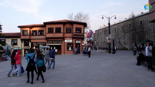 Bursa'nın Saklı İncisi: Apolyont Hanı'nın Ticaret Kokan Asırlık Hikayesi — inline image