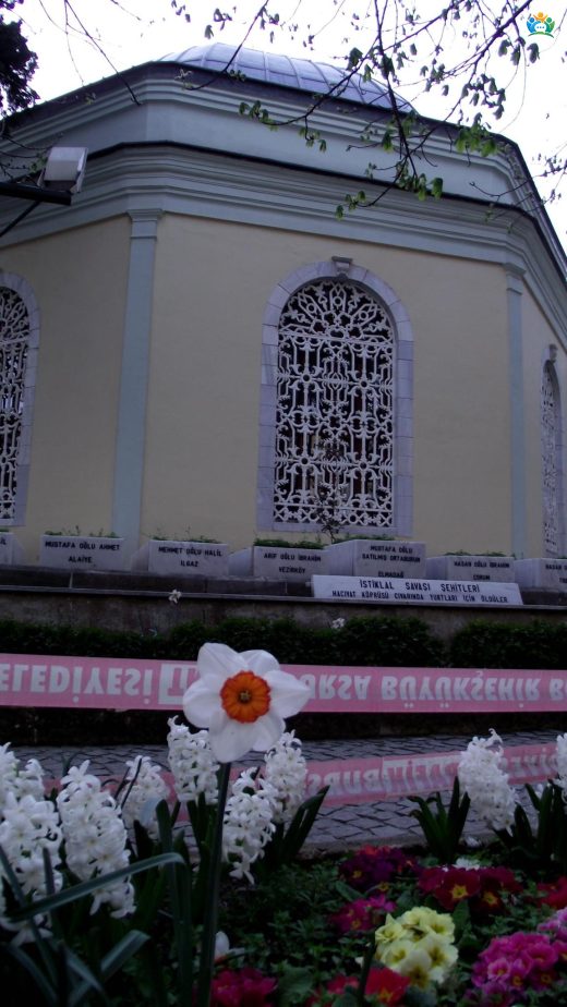 Osmanlı'nın Kalbi: Bursa Tophane'deki Osman Gazi Türbesi — inline image