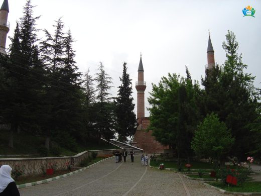 Şeyh Edebali ve Türbesi: Osmanlı Devleti'nin Fatih Ruhu — inline image