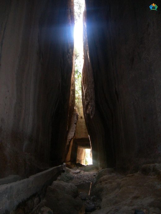 Vespasianus Titus Tüneli: Roma Mühendisliğinin Şaheseri — inline image