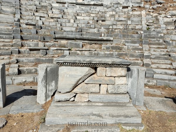 Priene Antik Tiyatrosu